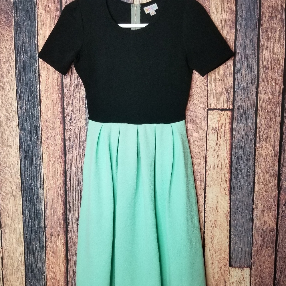 LuLaRoe Amelia Black/Mint Short Sleeve Dress